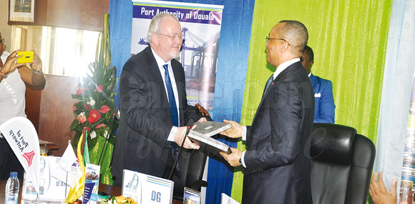 Assemblée nationale: deux projets de loi déposés