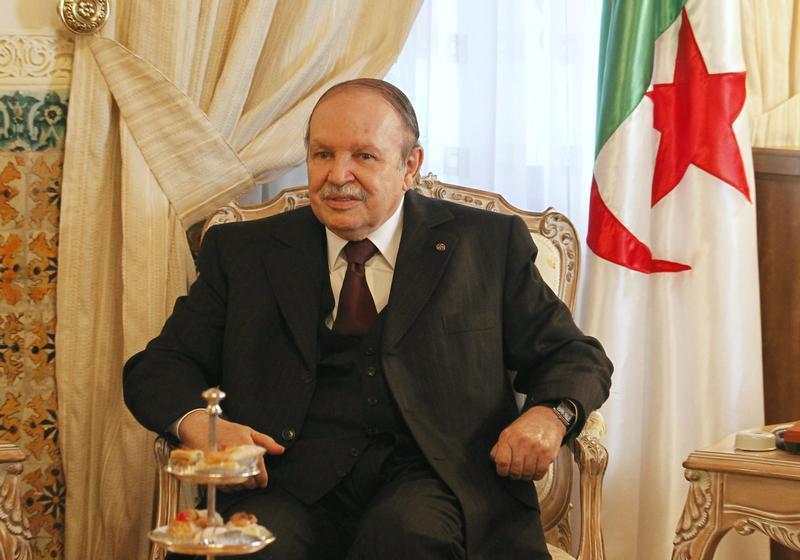 Algérie : le parti au pouvoir réitère son appel à un 5è mandat de Bouteflika