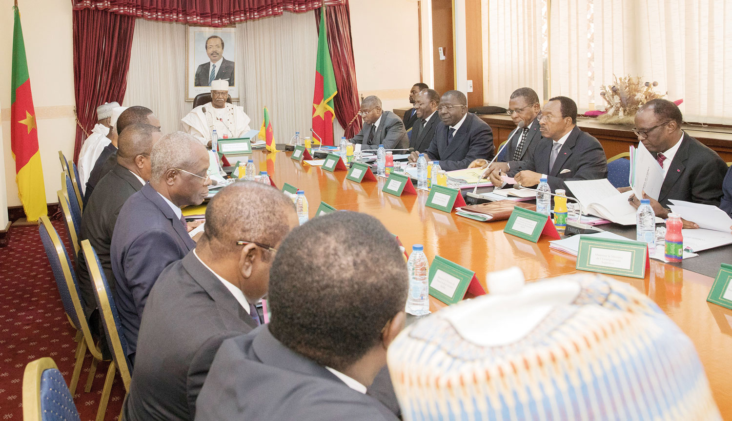 Affaissement de la chaussée à Douala: le PM prescrit des interventions rapides