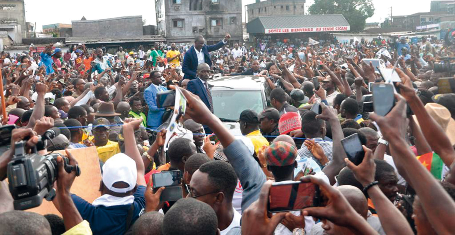 Parti Univers : Cabral Libii fait foule à Douala