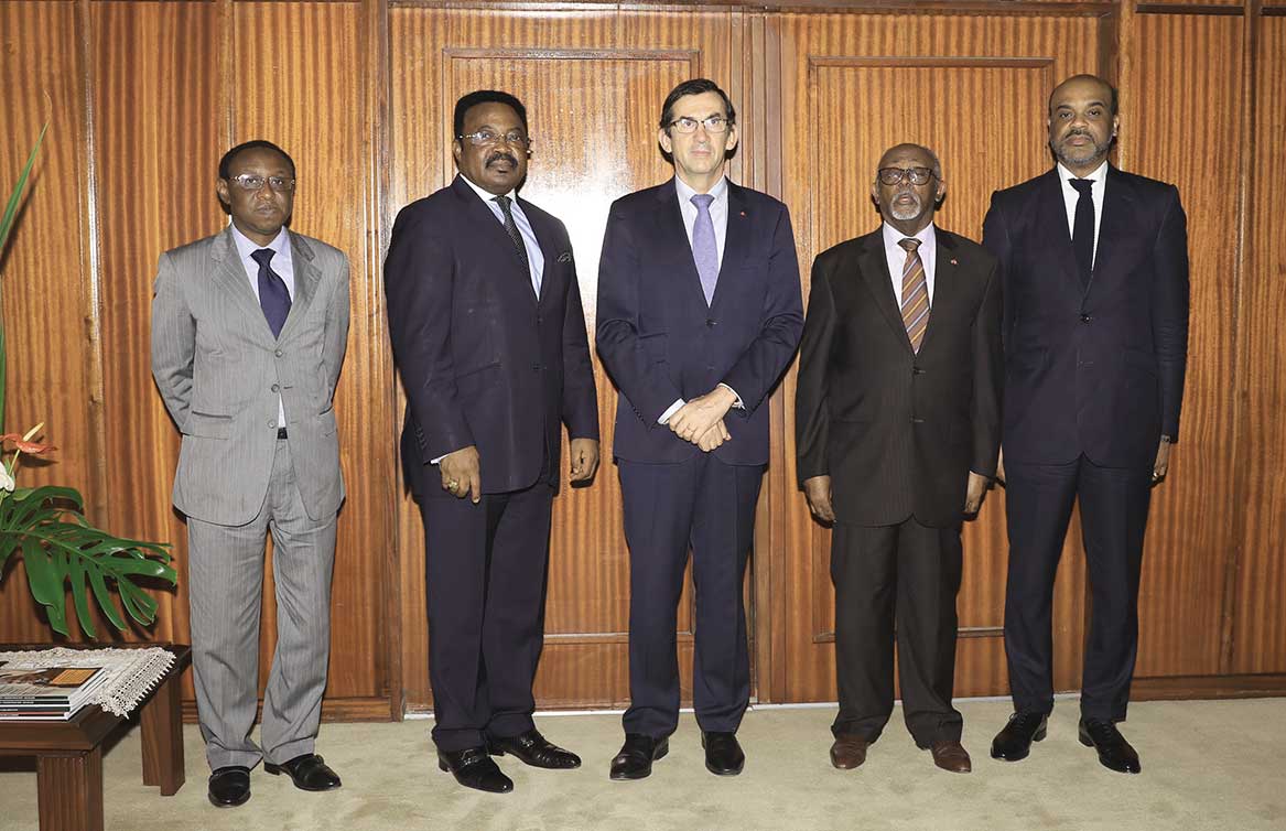 Vandalisme à l’ambassade du Cameroun en France : Le gouvernement exprime son indignation