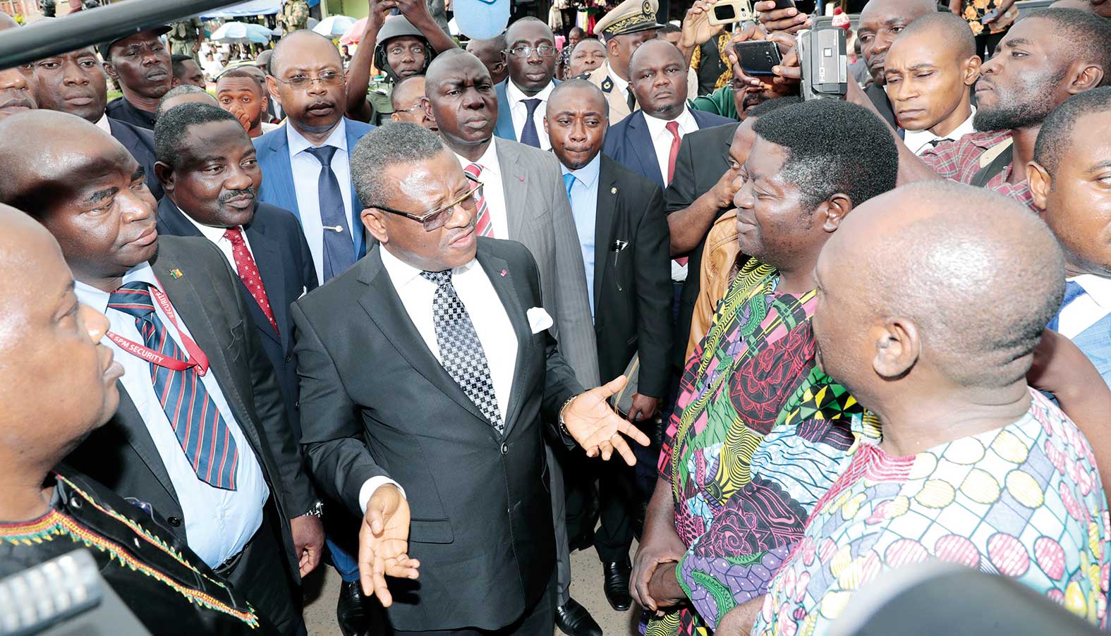 Crise anglophone : Le Premier Ministre relance le dialogue à Bamenda