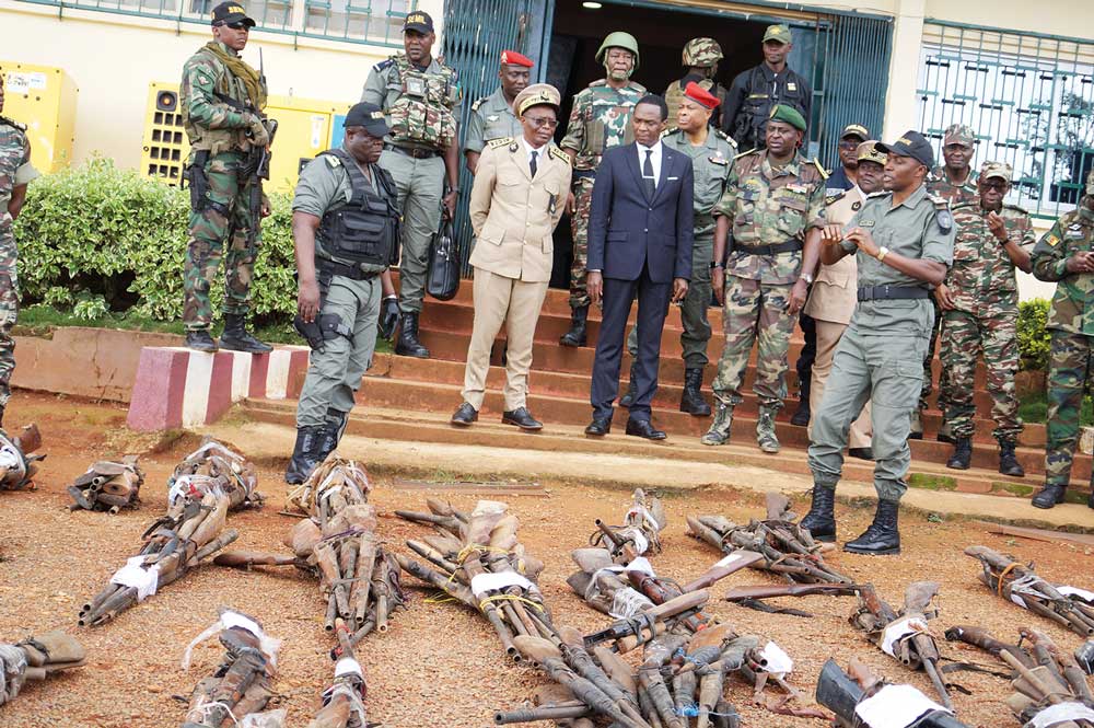 Sécurité : Le MINDEF Joseph Béti Assomo rassure les troupes en régions anglophones