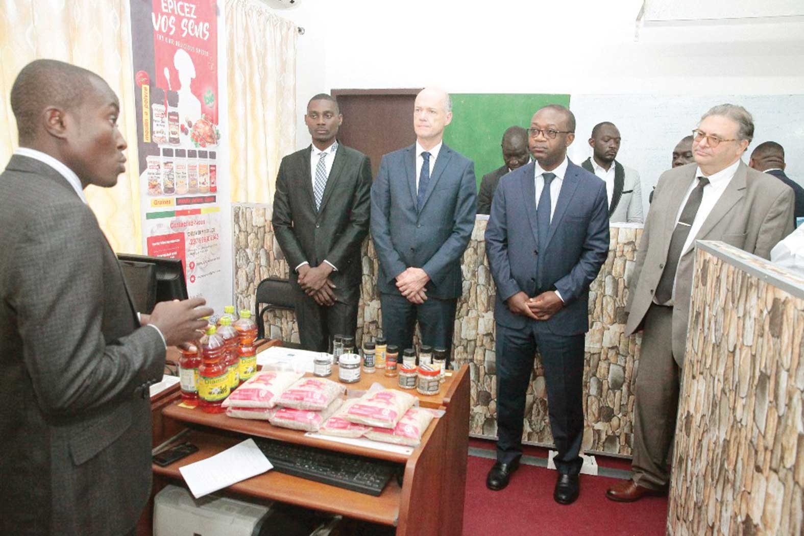 Entrepreneuriat : Les jeunes talents exposent à Douala