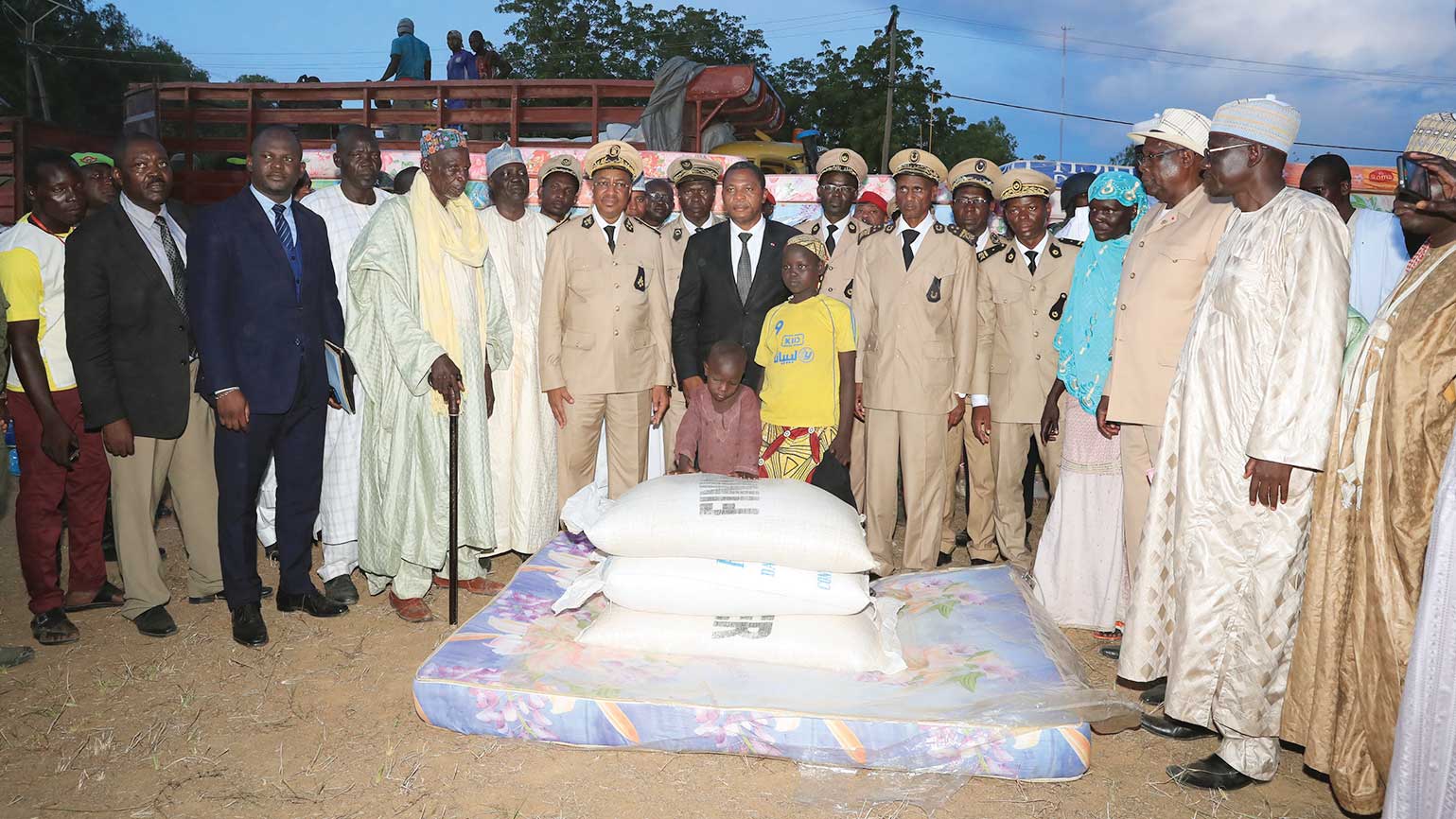 Inondations dans l’Extrême-Nord : Paul Atanga Nji sur le terrain