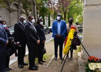 Manu Dibango: Hommage du couple présidentiel et de la patrie tout entière