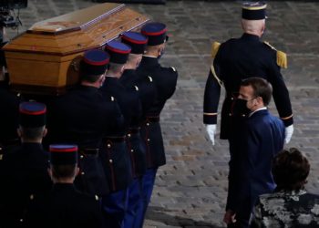 Assassinat de Samuel Paty: L’hommage poignant d’Emmanuel Macron
