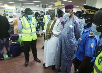 Evaluation du dispositif sanitaire contre le COVID-19: Manaouda Malachie à l’aéroport International de Nsimalen