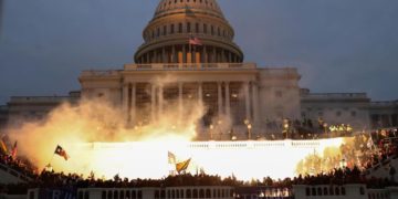 Démocratie américaine: K.O debout après l’uppercut de Donald Trump