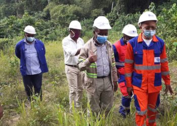 Fourniture d’énergie électrique: Gaston Eloundou Essomba sur le terrain