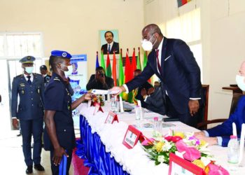 Défense opérationnelle du territoire: 53 commandants de police et de gendarmerie formés à l’EIFORCES