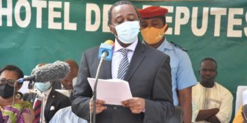 Assemblée nationale: Gaston Komba installe les nouveaux promus