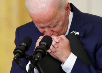 Double attentat suicide à l’aéroport de Kaboul: En pleurs, Joe Biden promet des représailles
