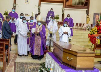 Reconnaissance : Amobé Mévégué honoré par la nation