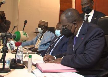 Cameroun : Louis Paul Motaze brise les derniers espoirs de Lazare Atou