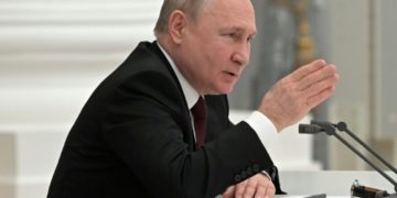 Russie : Poutine brandit la menace nucléaire