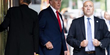 Documents Top secrets découverts chez Trump : Le FBI obtient la perquisition