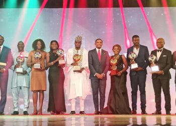 Ballon D’Or Camerounais 2022 : Une Fin de saison dorée, Paul BIYA honoré