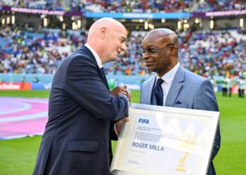 FOOTBALL : LA LÉGENDE VIVANTE ROGER MILLA, HONORÉ PAR LA FIFA !