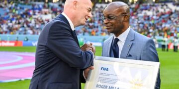 FOOTBALL : LA LÉGENDE VIVANTE ROGER MILLA, HONORÉ PAR LA FIFA !