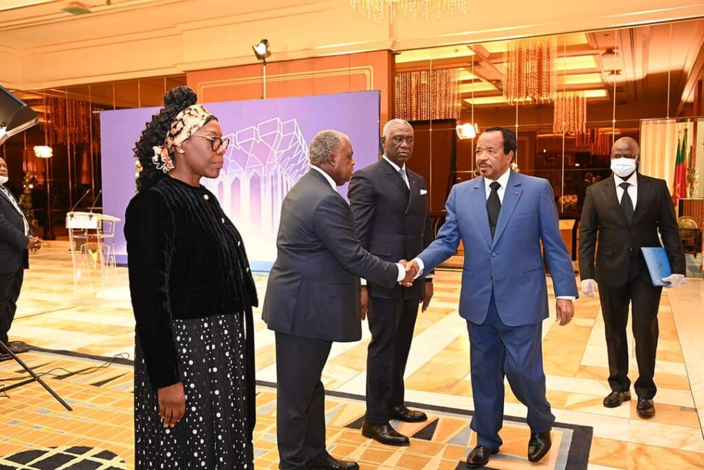 Cameroun - Paul Biya à la Jeunesse : « Ne baissez surtout pas les bras ...