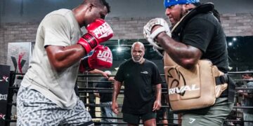 Boxe: Mike Tyson salue la progression de Francis Ngannou